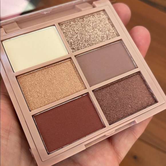 NEW makeup bundle - Picture 4 of 8